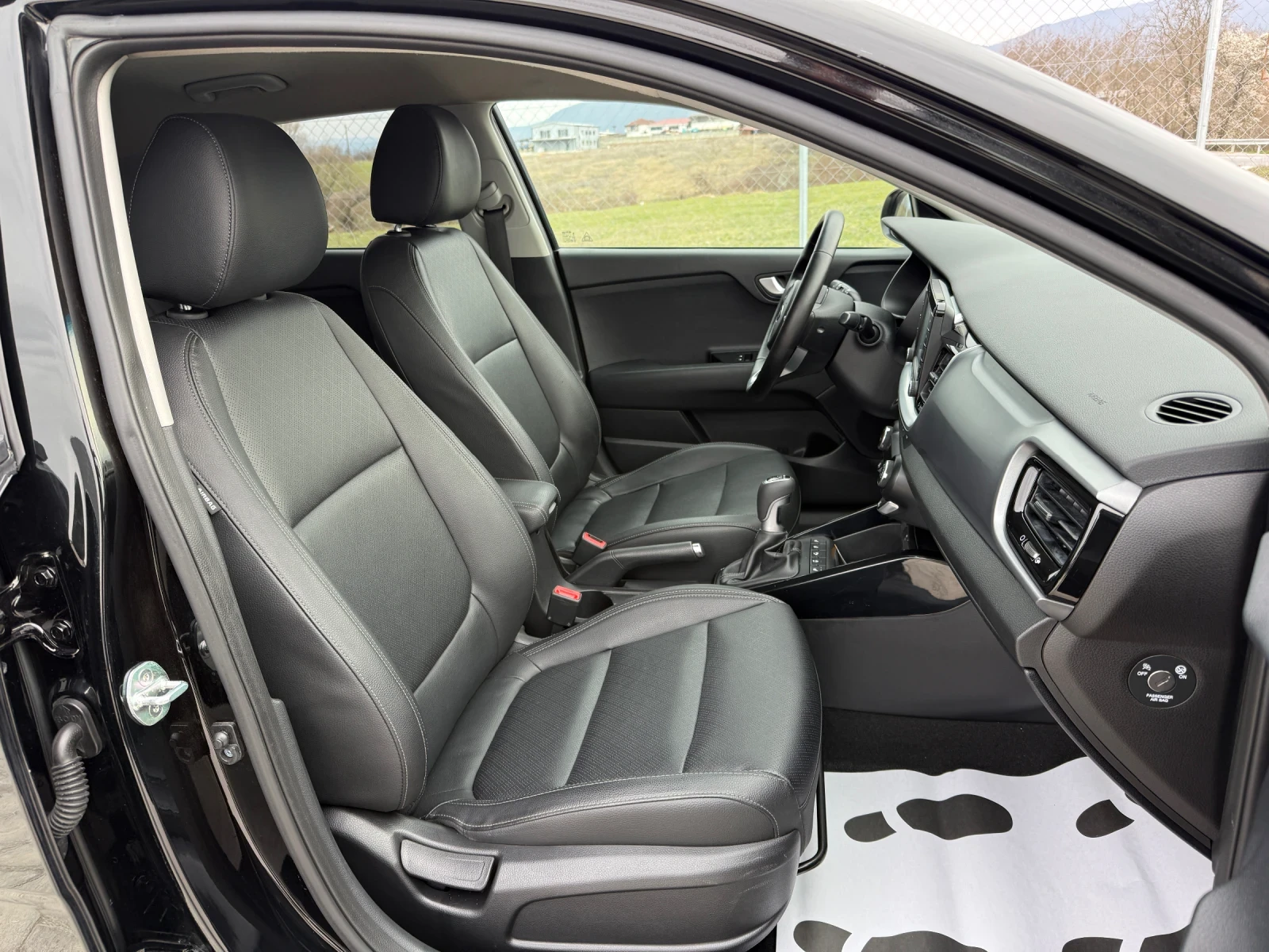 Kia Stonic 1.6CRDI NAVI CAMERA, снимка 13 - Автомобили и джипове - 53923791