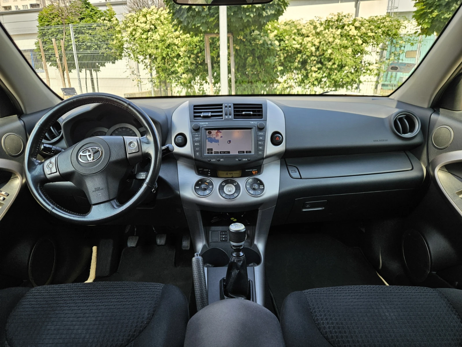 Toyota Rav4 D4D cross sport, снимка 10 - Автомобили и джипове - 55296419