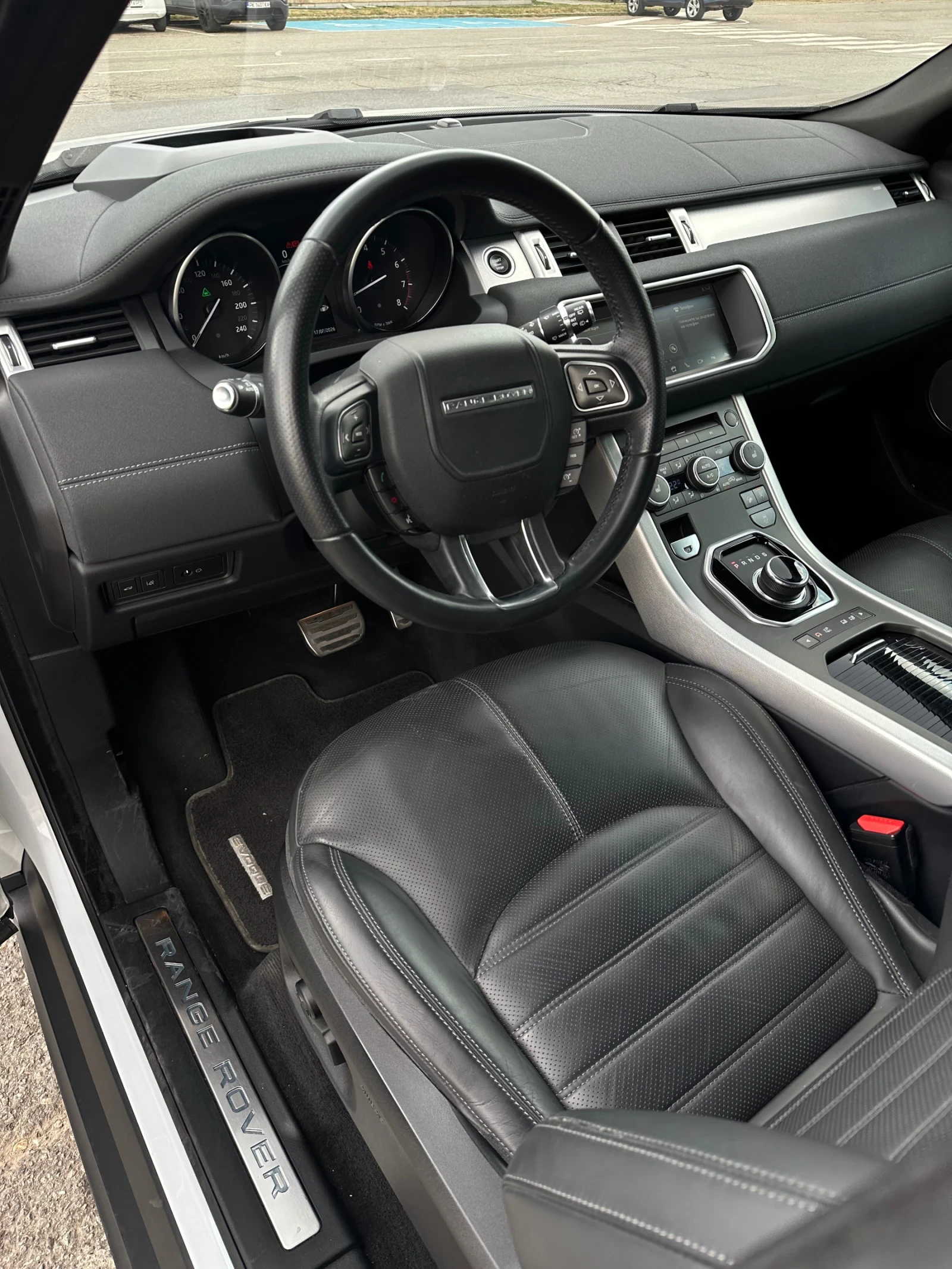 Land Rover Evoque, снимка 8 - Автомобили и джипове - 55325867