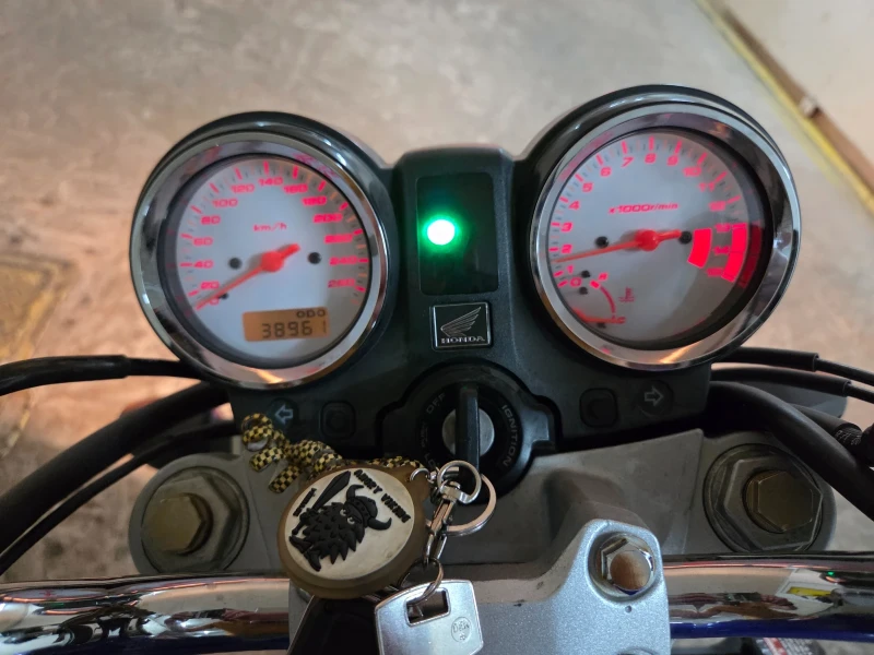 Honda Hornet 600, снимка 5 - Мотоциклети и мототехника - 52372765