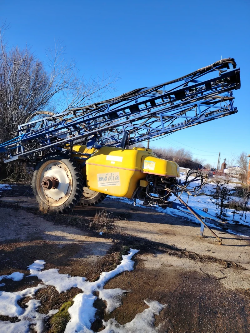 Пръскачка Caruelle Media, снимка 3 - Селскостопанска техника - 53279257