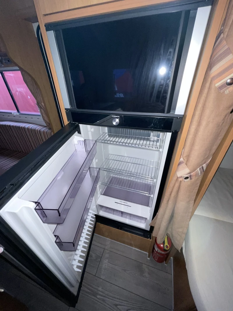 Кемпер Laika 694, снимка 9 - Каравани и кемпери - 52422416