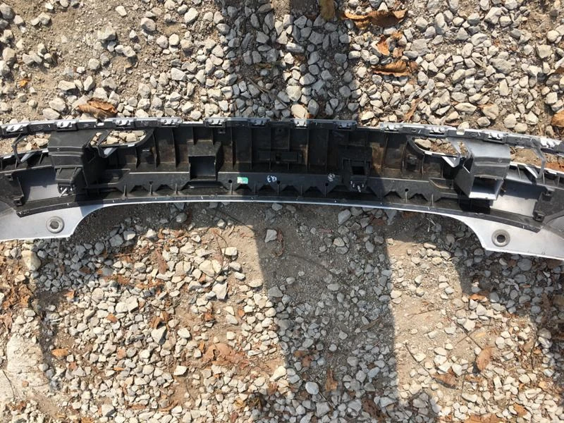 Задна оригинална броня за Audi Q3. 2012-15, снимка 4 - Части - 53556487