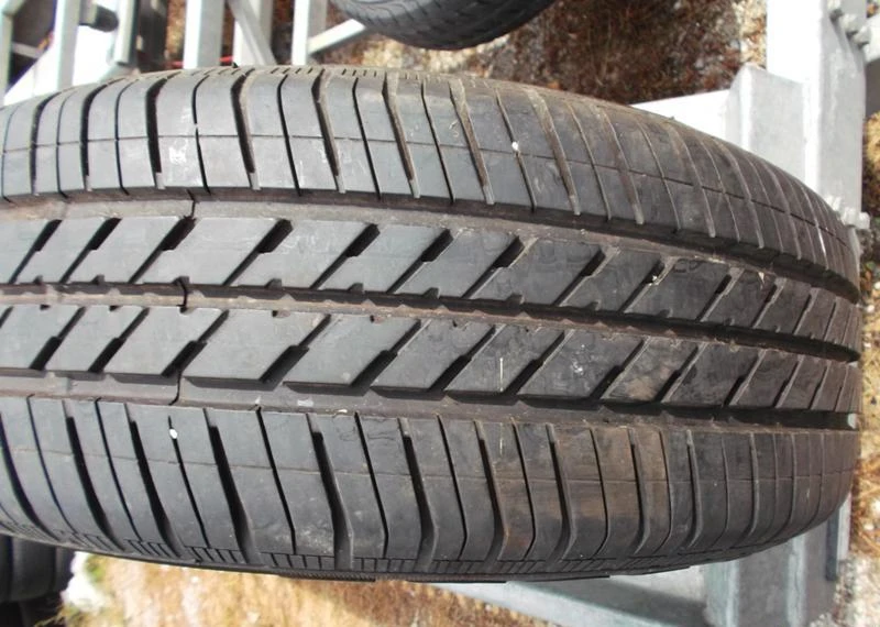 Гуми Летни 185/65R15, снимка 2 - Гуми и джанти - 5493098