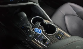 Toyota Camry * HYBRID* XLE* КОЖА* ПОДГРЕВ* ШИБИДАХ* КАМЕРА* , снимка 9