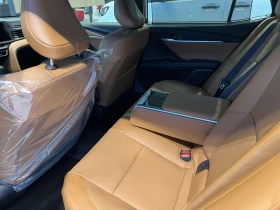 Toyota Camry 2.5H Luxury, снимка 14