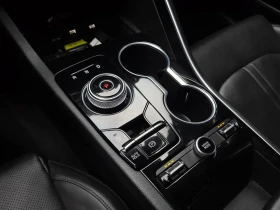 Kia K5 2.0 Trendy, снимка 9