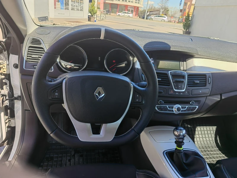 Renault Laguna Coupe 2.0 dci, снимка 12 - Автомобили и джипове - 48474917