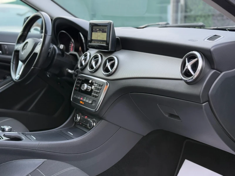 Mercedes-Benz GLA 200 AMG-SPORT/LED/NAVI/CAMERA/СОБСТВЕН ЛИЗИНГ, снимка 13 - Автомобили и джипове - 48837448