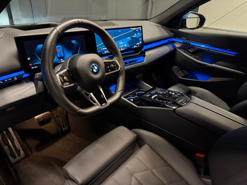 BMW i5 eDRIVE40/M-SPORT/340HP/IC.GLOW/360/ACC/MEMO/799f, снимка 9 - Автомобили и джипове - 51834443