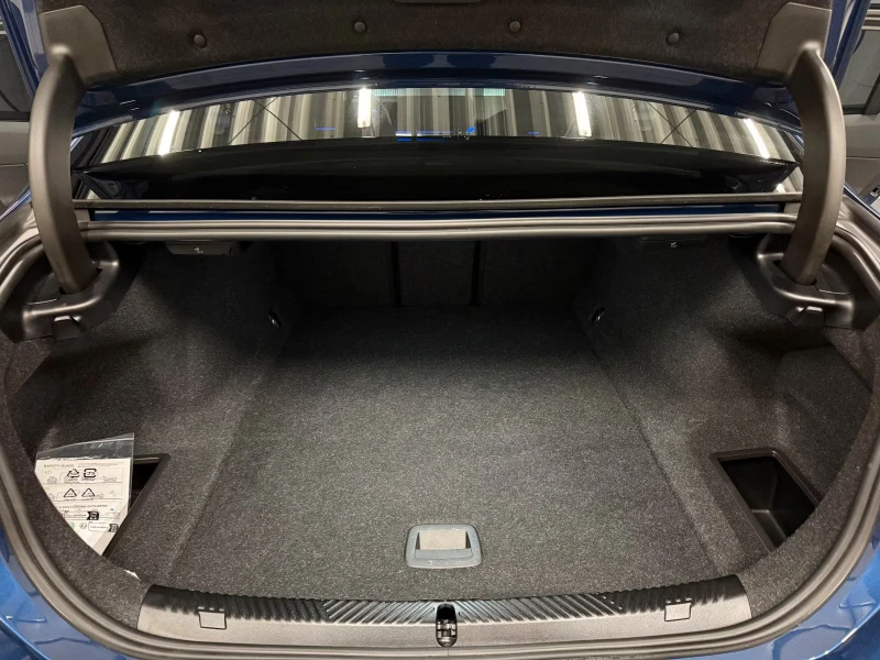 BMW i5 eDRIVE40/M-SPORT/340HP/IC.GLOW/360/ACC/MEMO/799f, снимка 8 - Автомобили и джипове - 51834443