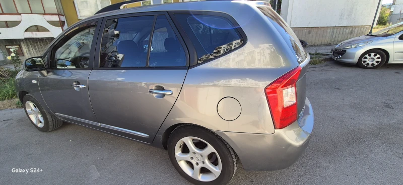 Kia Carens CRDi, снимка 3 - Автомобили и джипове - 52023133