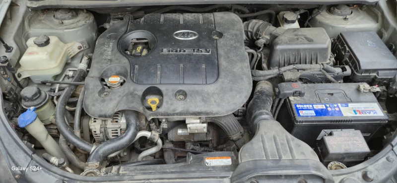 Kia Carens CRDi, снимка 10 - Автомобили и джипове - 52023133