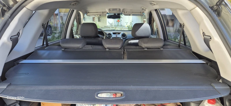 Kia Carens CRDi, снимка 8 - Автомобили и джипове - 52023133