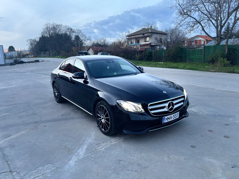 Mercedes-Benz E 220, снимка 5 - Автомобили и джипове - 52697094