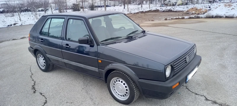 VW Golf 1.6 75кс., снимка 3 - Автомобили и джипове - 53372202