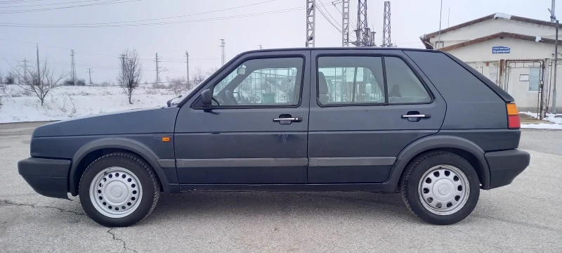 VW Golf 1.6 75кс., снимка 8 - Автомобили и джипове - 53372202