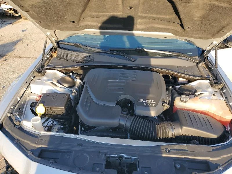 Chrysler 200 3.6L 6 Rear-wheel drive, снимка 13 - Автомобили и джипове - 53713614