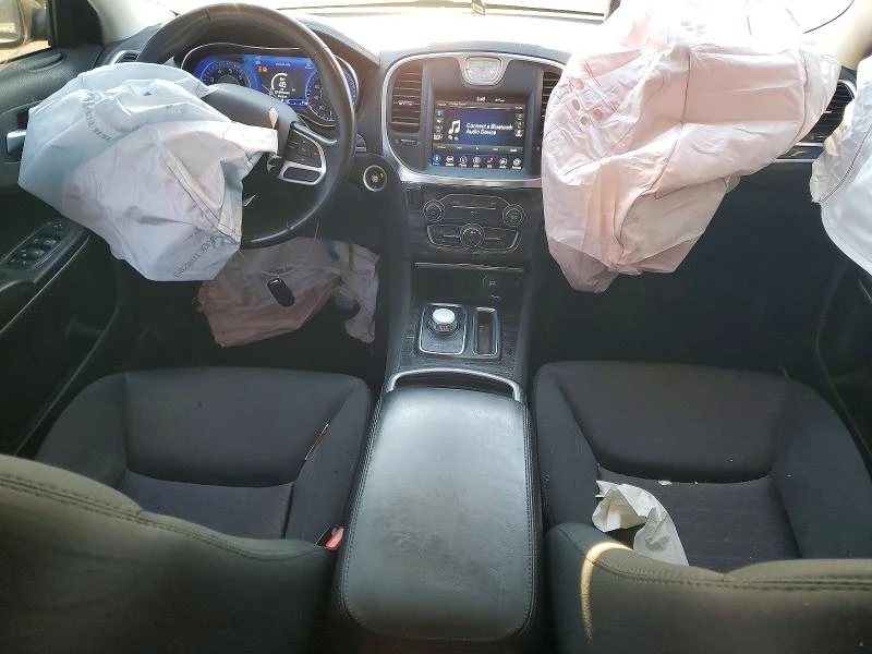 Chrysler 200 3.6L 6 Rear-wheel drive, снимка 9 - Автомобили и джипове - 53713614