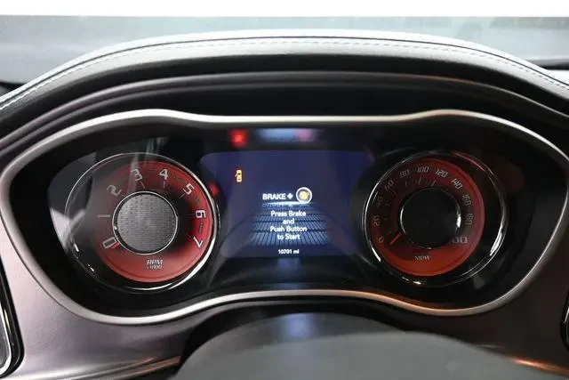Dodge Challenger SRT Hellcat, снимка 17 - Автомобили и джипове - 54403010