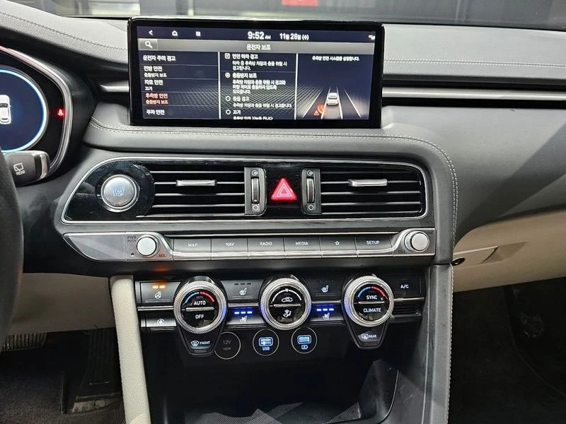 Genesis G70 2.0 Automatic, снимка 14 - Автомобили и джипове - 55598156