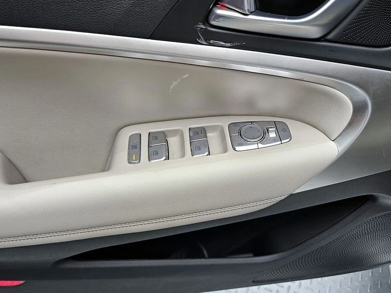 Genesis G70 2.0 Automatic, снимка 6 - Автомобили и джипове - 55598156