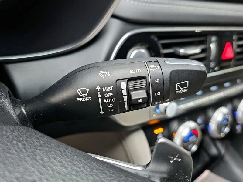 Genesis G70 2.0 Automatic, снимка 11 - Автомобили и джипове - 55598156