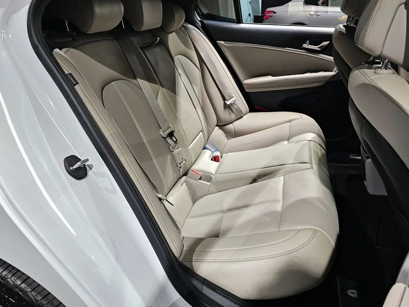 Genesis G70 2.0 Automatic, снимка 16 - Автомобили и джипове - 55598156