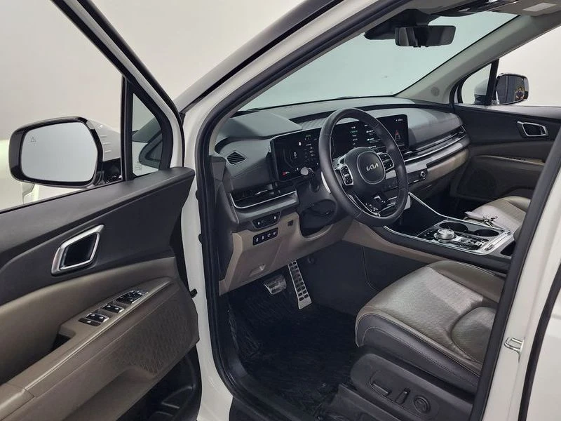Kia Carnival 3.5 L Automatic, снимка 10 - Автомобили и джипове - 55848141