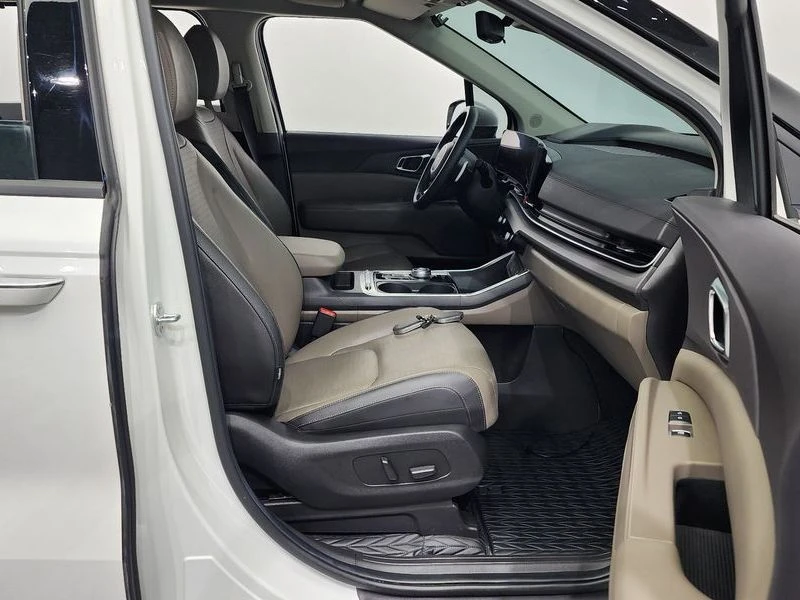 Kia Carnival 3.5 L Automatic, снимка 11 - Автомобили и джипове - 55848141