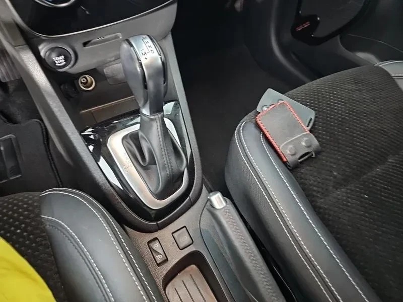 Renault Samsung Clio Iconic, снимка 8 - Автомобили и джипове - 56529082