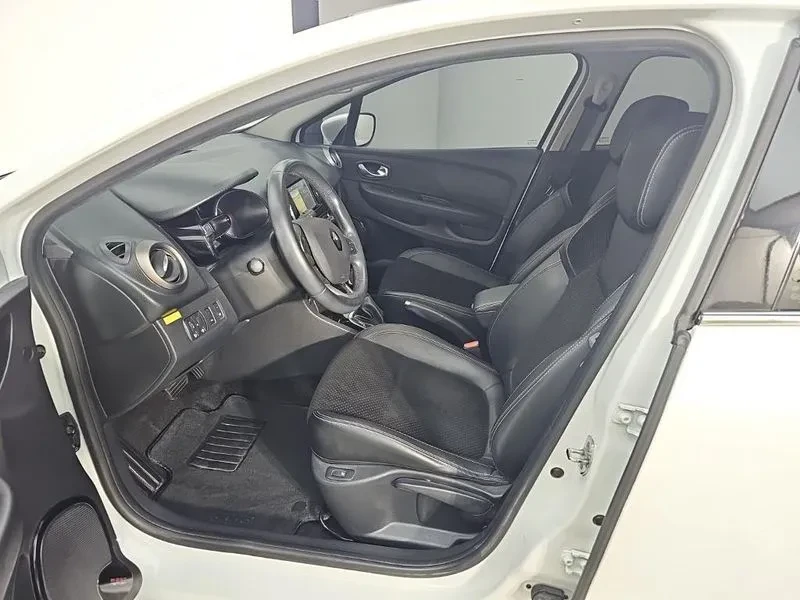 Renault Samsung Clio Iconic, снимка 11 - Автомобили и джипове - 56529082