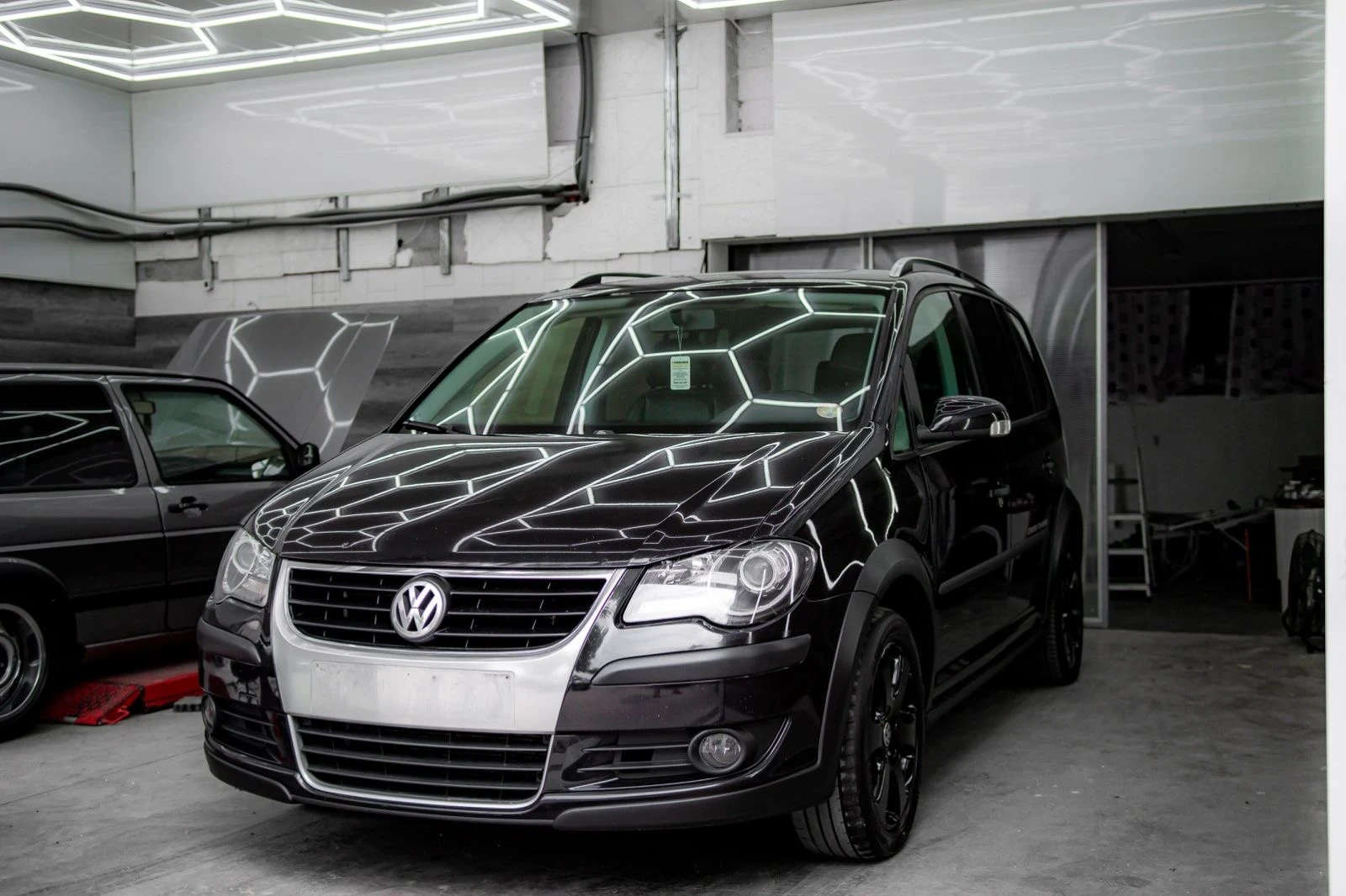 VW Touran 2.0 TDI 140 CROSS - изображение 2