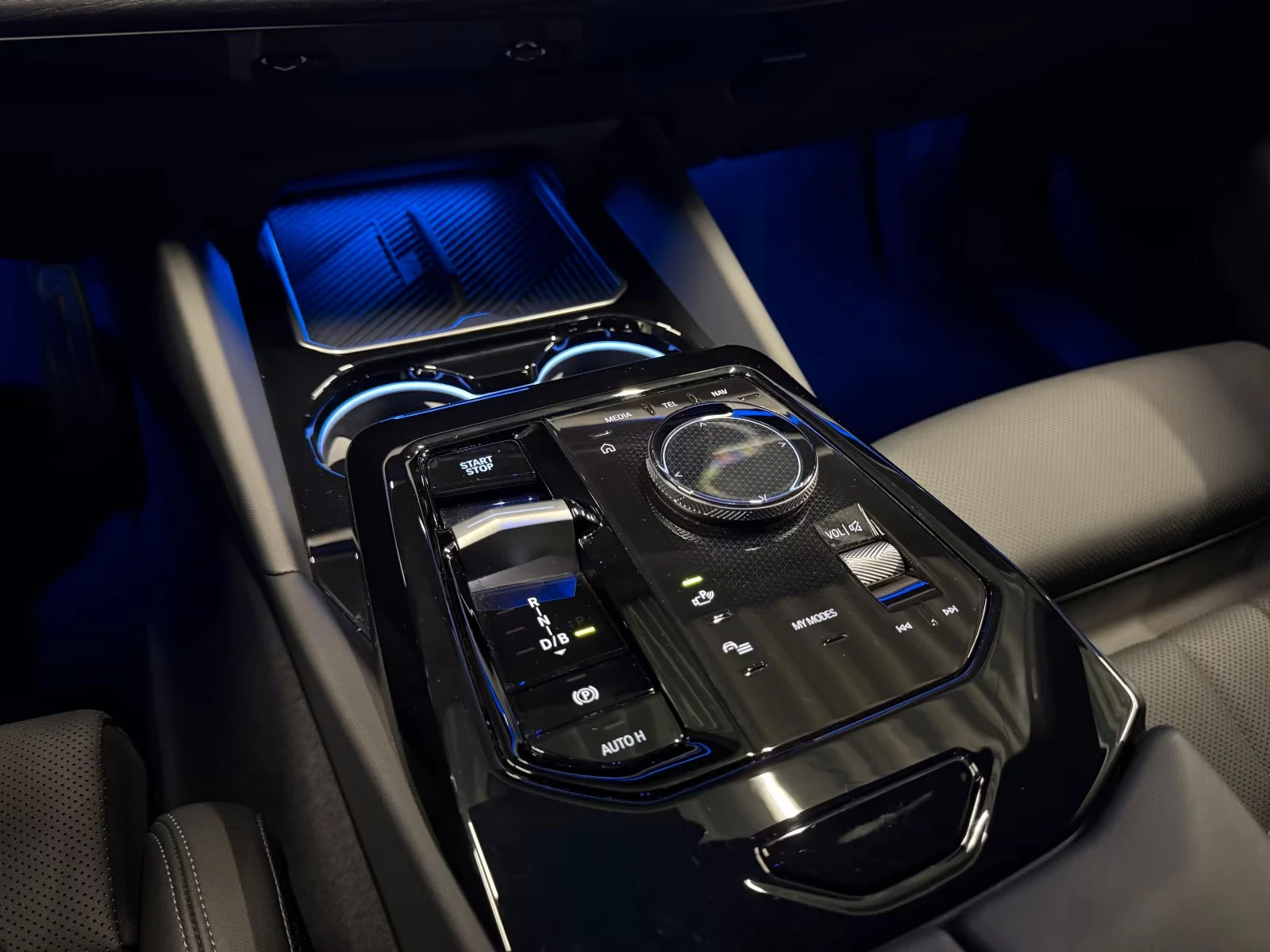 BMW i5 eDRIVE40/M-SPORT/340HP/IC.GLOW/360/ACC/MEMO/799f | Mobile.bg   13