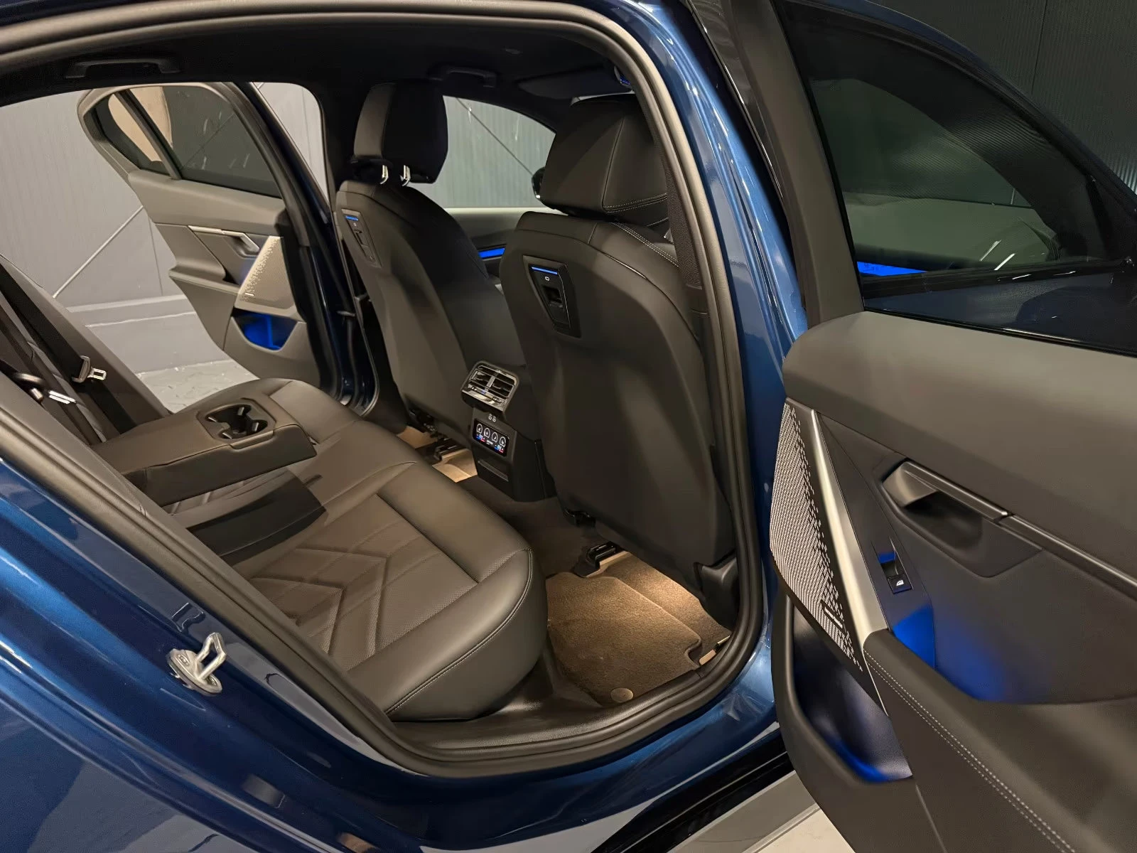 BMW i5 eDRIVE40/M-SPORT/340HP/IC.GLOW/360/ACC/MEMO/799f | Mobile.bg   15