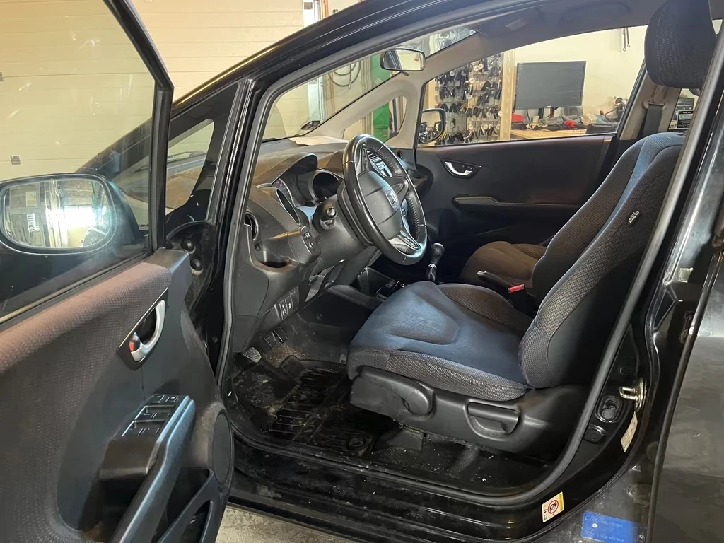 Honda Jazz 1.4 benzin Comfort 99кс - изображение 8