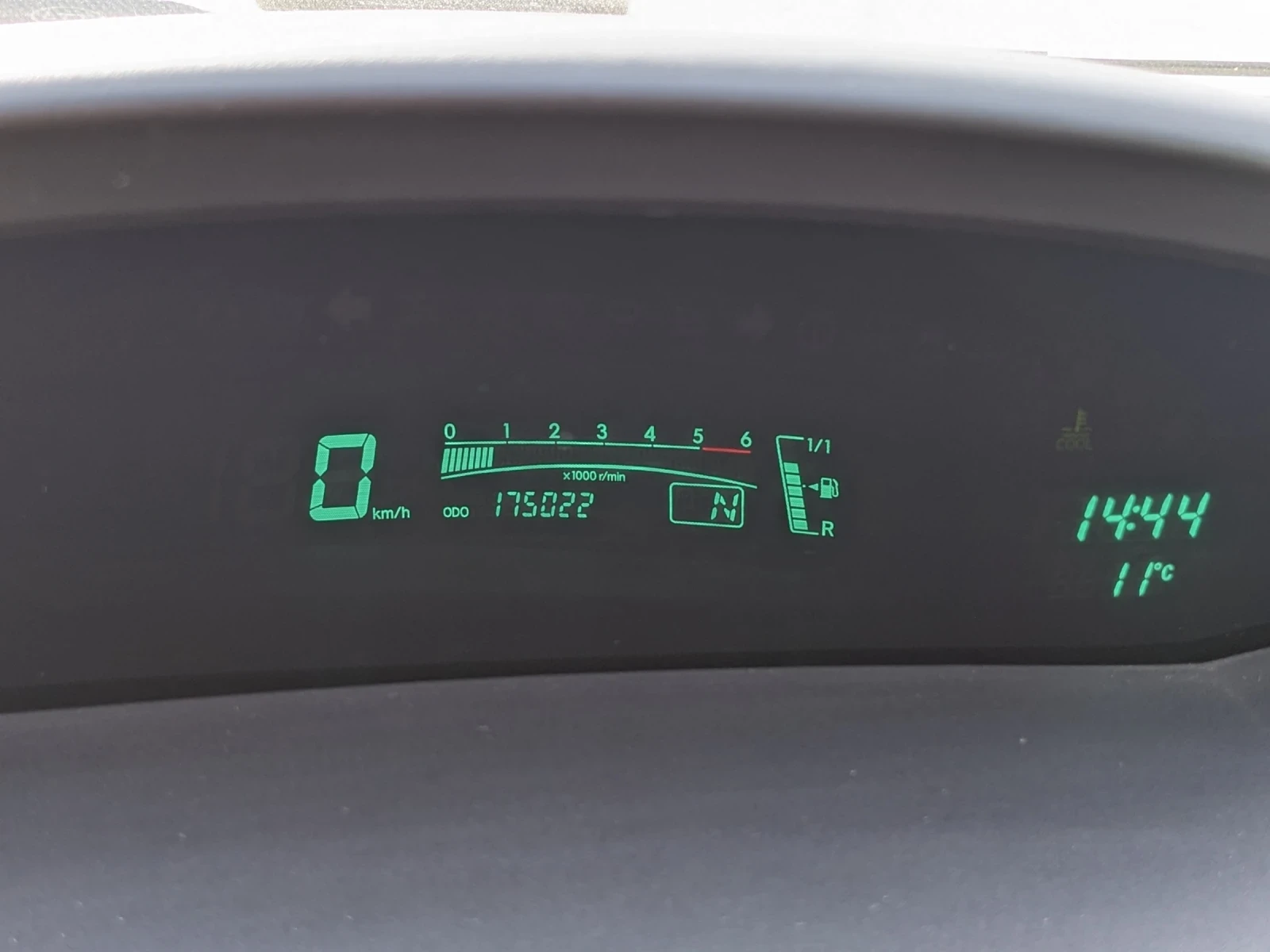 Toyota Yaris 1.4D Автоматик, снимка 13 - Автомобили и джипове - 53755985