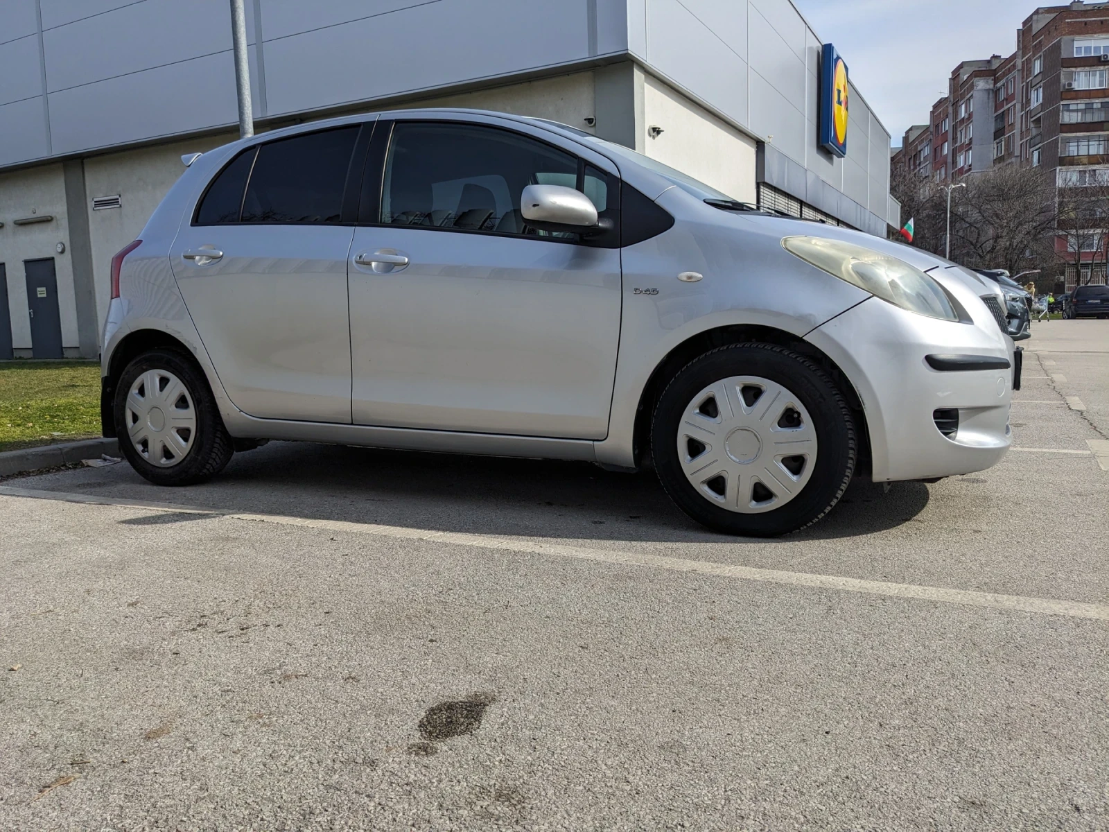 Toyota Yaris 1.4D Автоматик, снимка 6 - Автомобили и джипове - 53755985
