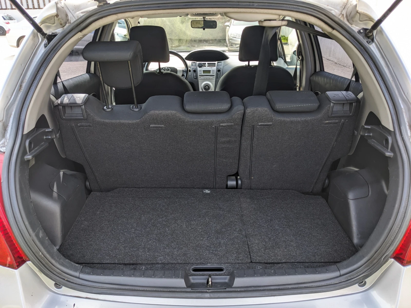 Toyota Yaris 1.4D Автоматик, снимка 12 - Автомобили и джипове - 53755985