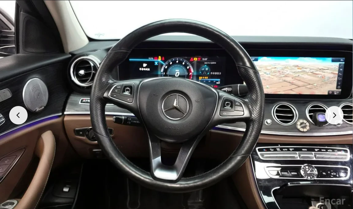 Mercedes-Benz E 300 BURMESTER* DIGITAL* МАСАЖ* HEAD-UP* 360 CAM* ОБДУХ, снимка 8 - Автомобили и джипове - 53775736