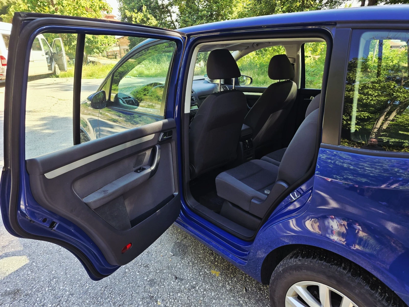 VW Touran, снимка 6 - Автомобили и джипове - 55006090