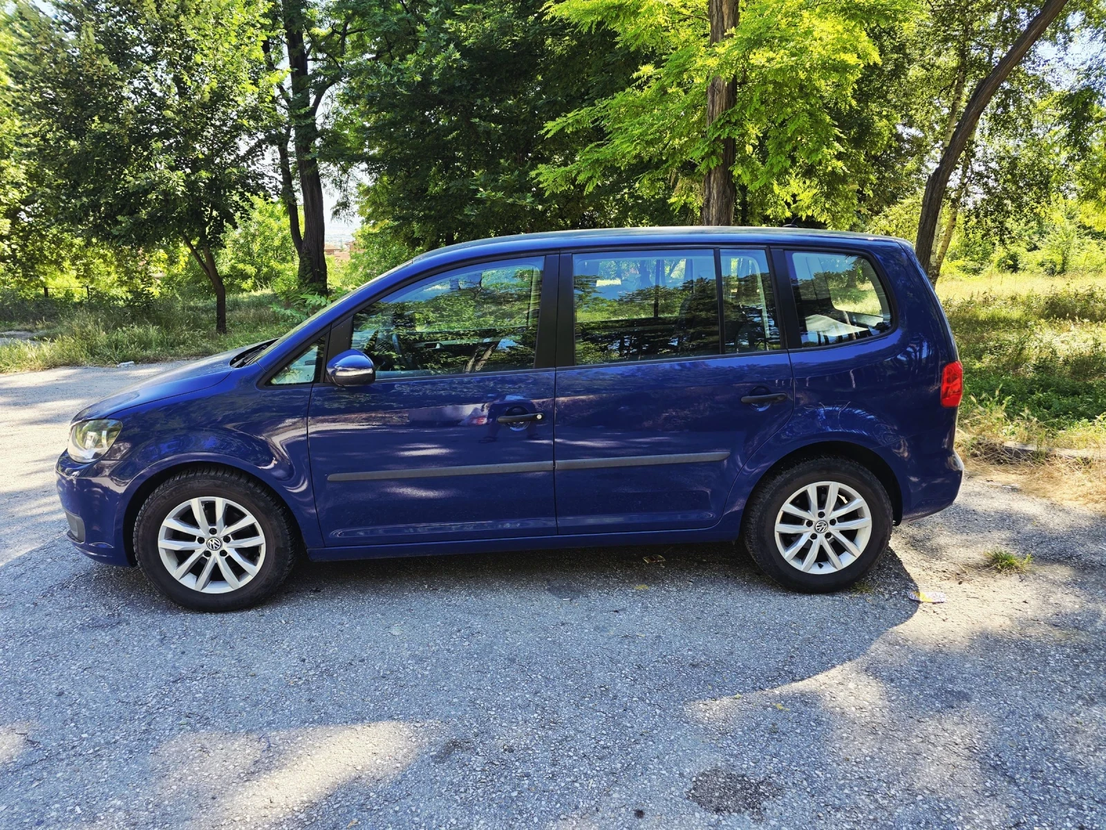 VW Touran, снимка 4 - Автомобили и джипове - 55006090