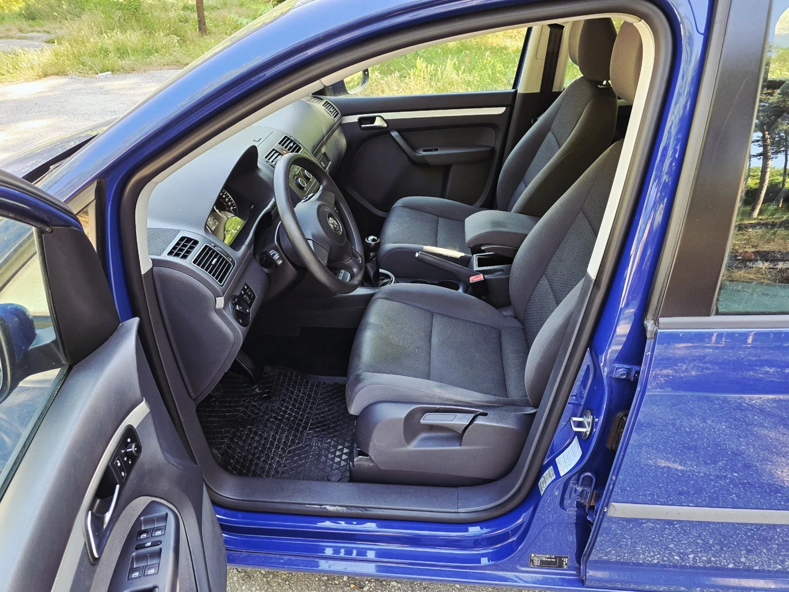 VW Touran, снимка 8 - Автомобили и джипове - 55006090