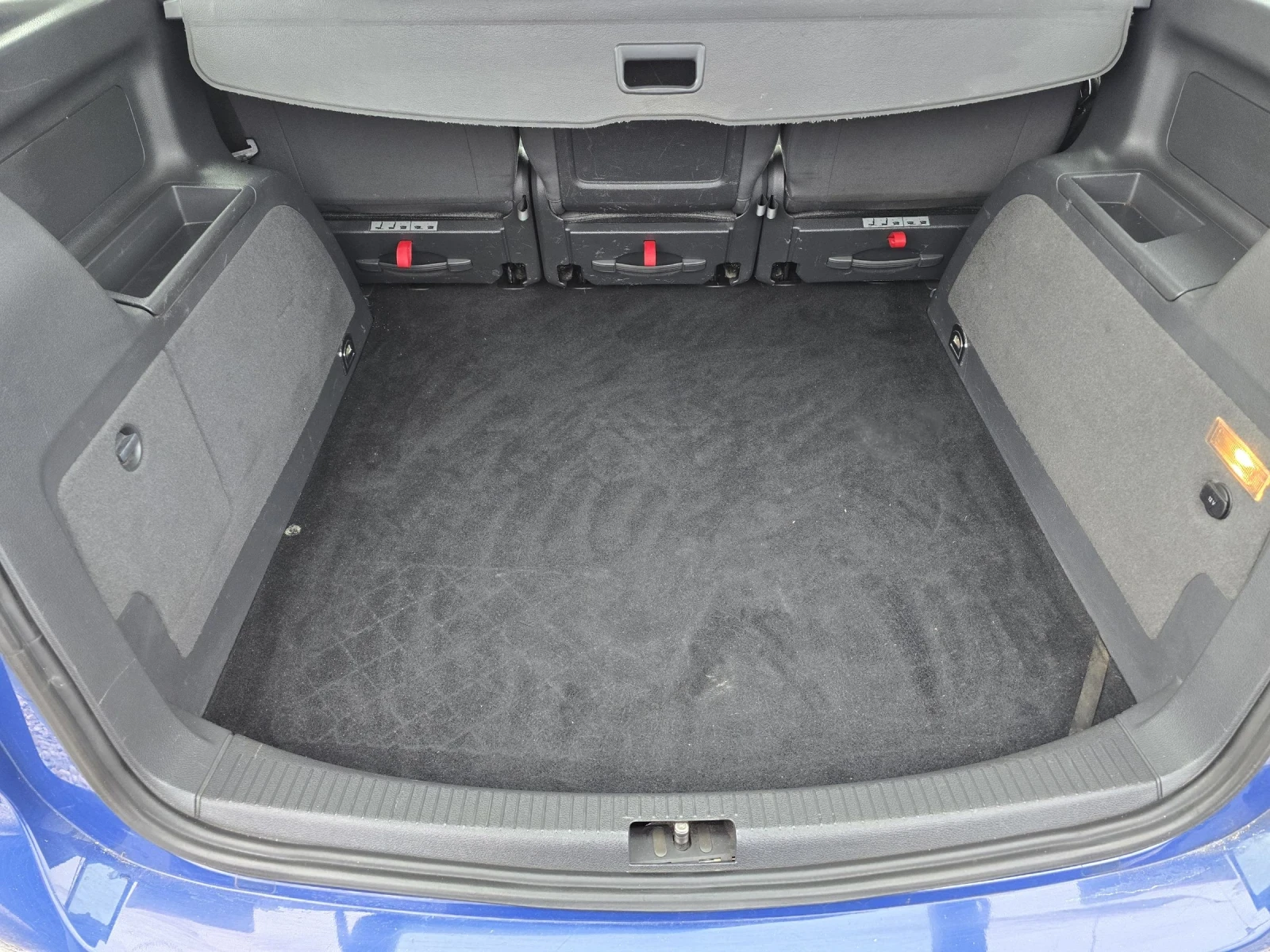 VW Touran, снимка 10 - Автомобили и джипове - 55006090