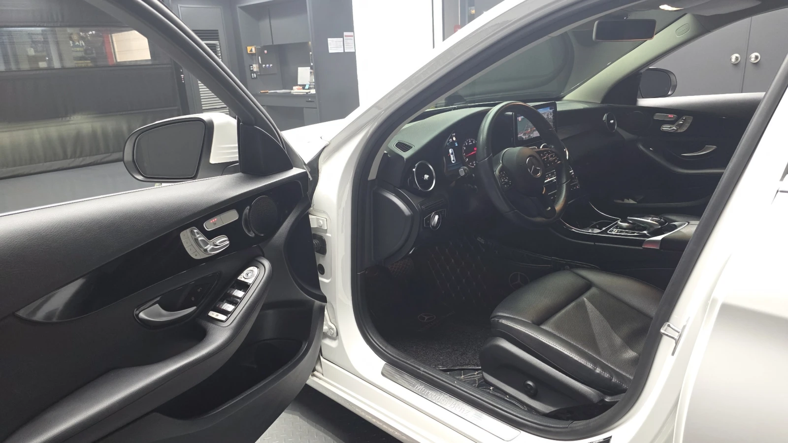 Mercedes-Benz C 200 BLIND SPOT* ЕЛ. БАГАЖНИК* КРАЙНА ЦЕНА, снимка 10 - Автомобили и джипове - 55756192