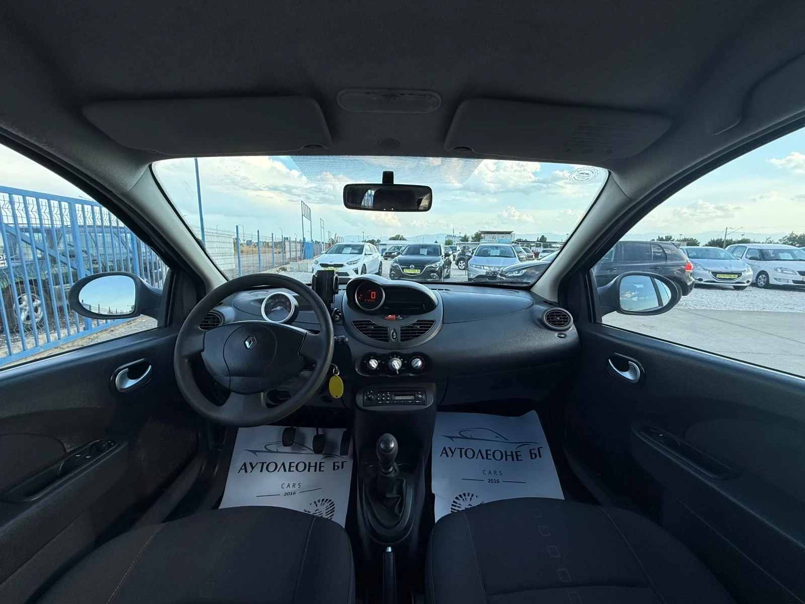 Renault Twingo 1.2i, снимка 9 - Автомобили и джипове - 55943065