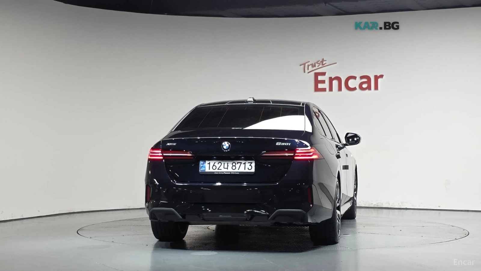 BMW 530 M* XDRIVE* BOWERS* HUD* PANO* ЩОРИ* 360* AMBIENT* , снимка 4 - Автомобили и джипове - 55993807