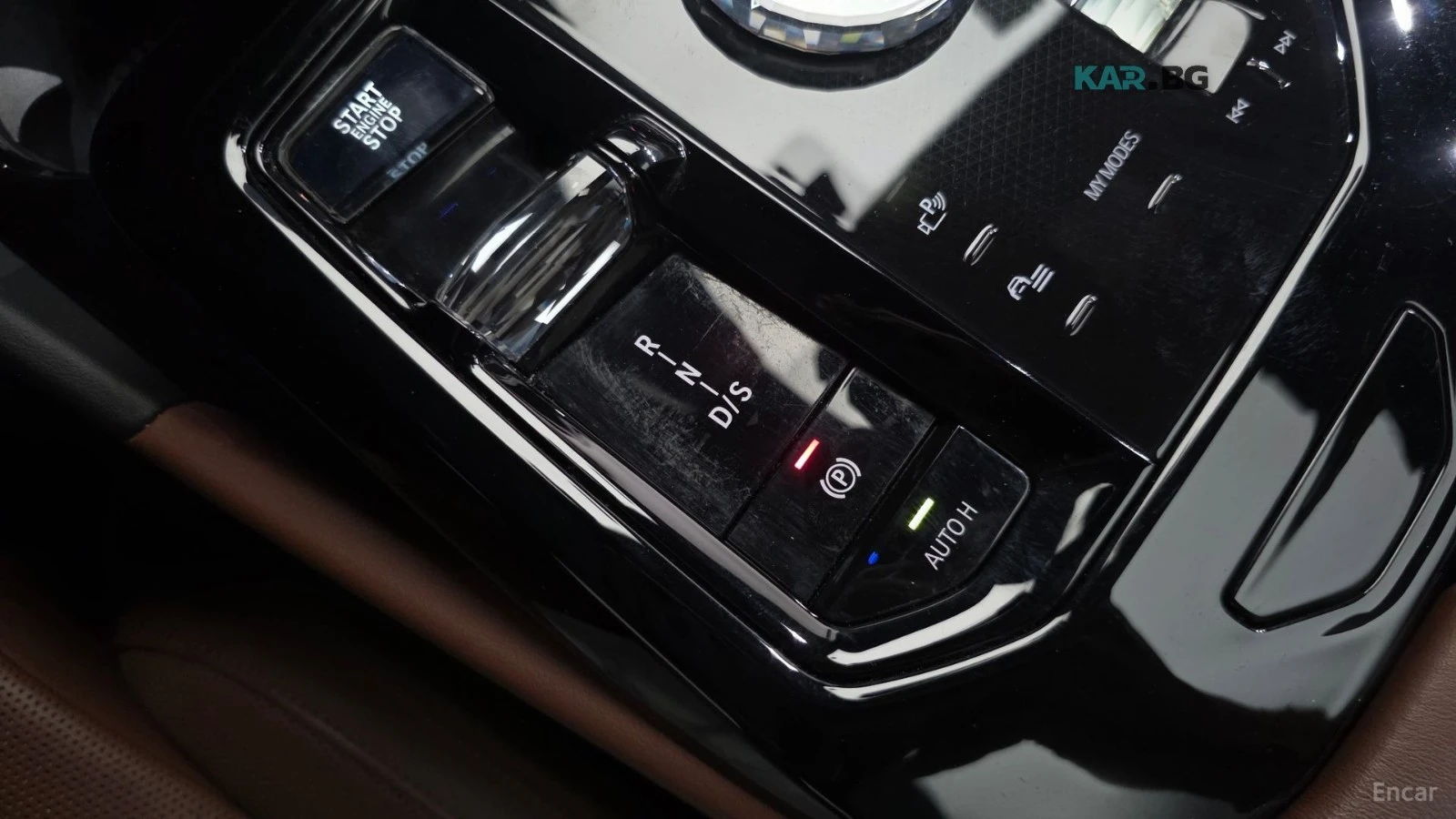 BMW 530 M* XDRIVE* BOWERS* HUD* PANO* ЩОРИ* 360* AMBIENT* , снимка 8 - Автомобили и джипове - 55993807