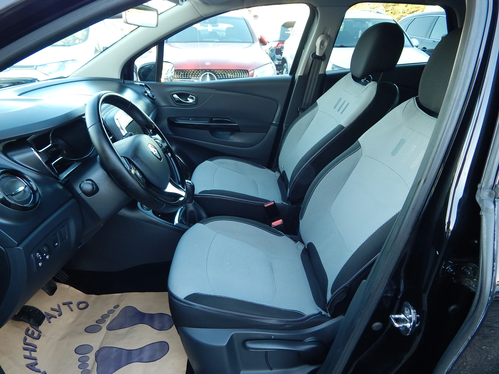 Renault Captur 1.5DCI* EURO6* , снимка 11 - Автомобили и джипове - 56001899