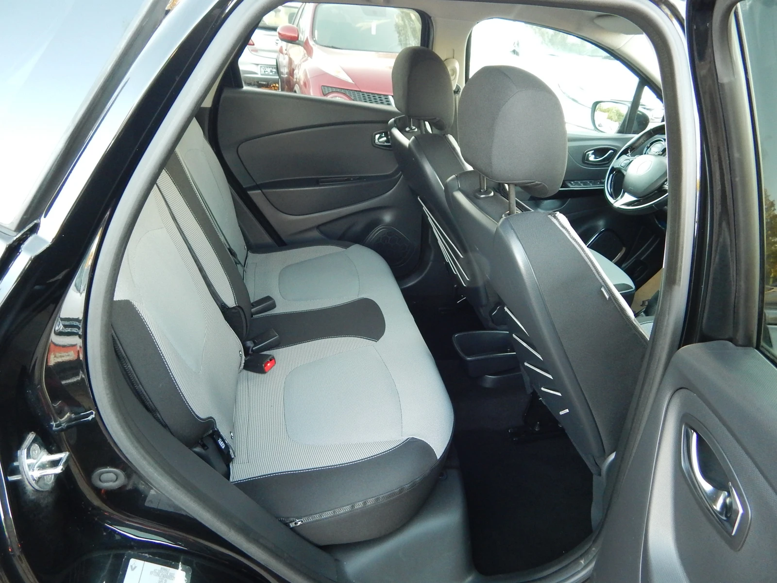Renault Captur 1.5DCI* EURO6* , снимка 15 - Автомобили и джипове - 56001899